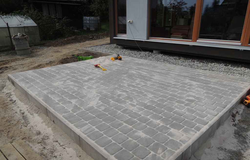 Pavement and access staircase at the family house