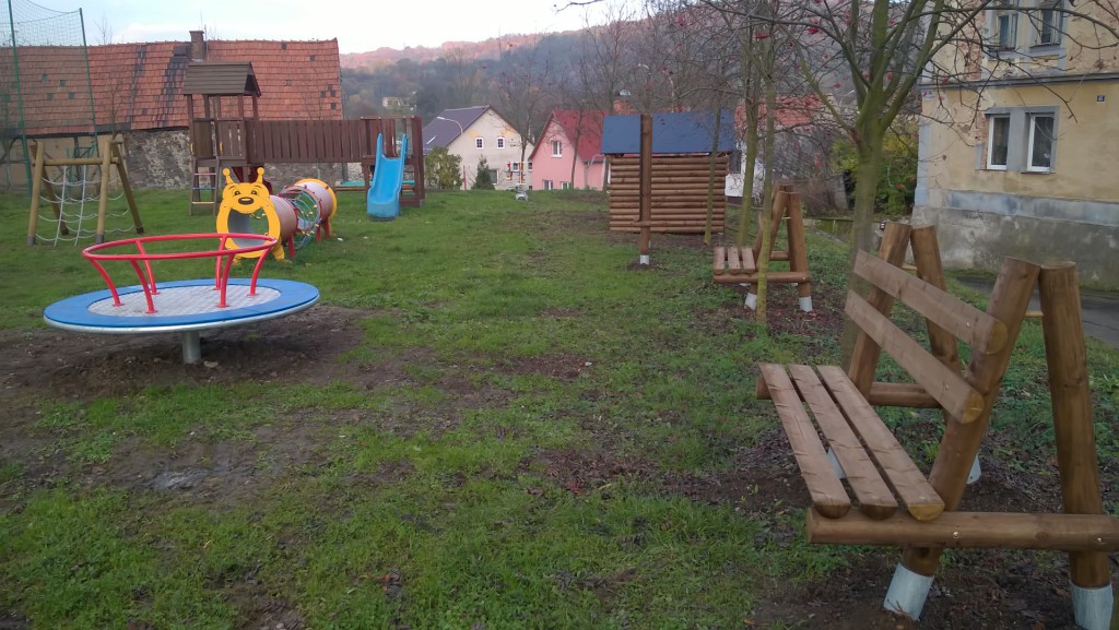 Dětské hřiště - rekonstrukce