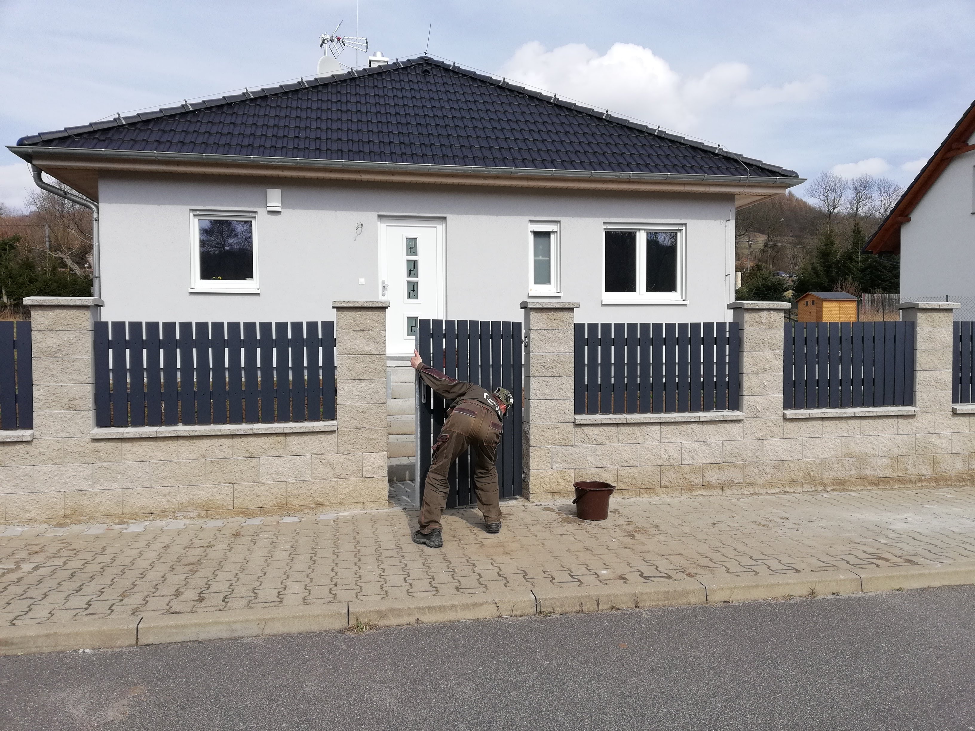 New fencing and fillings made of plastic profiles