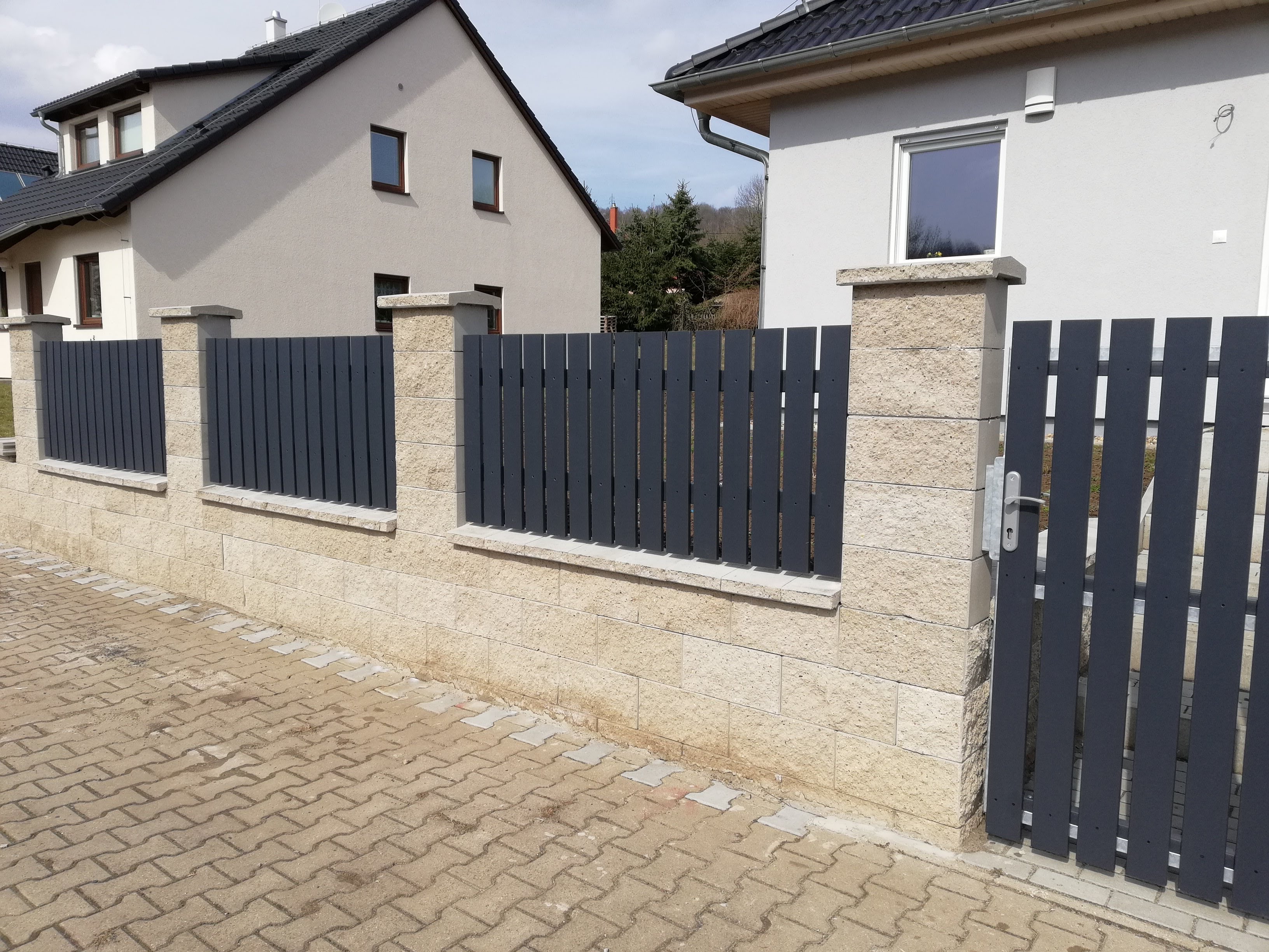 New fencing and fillings made of plastic profiles
